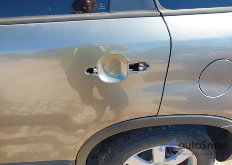 2013 Kia Sorento Lx из США, поврежденный, VIN 5XYKT3A14DG388052